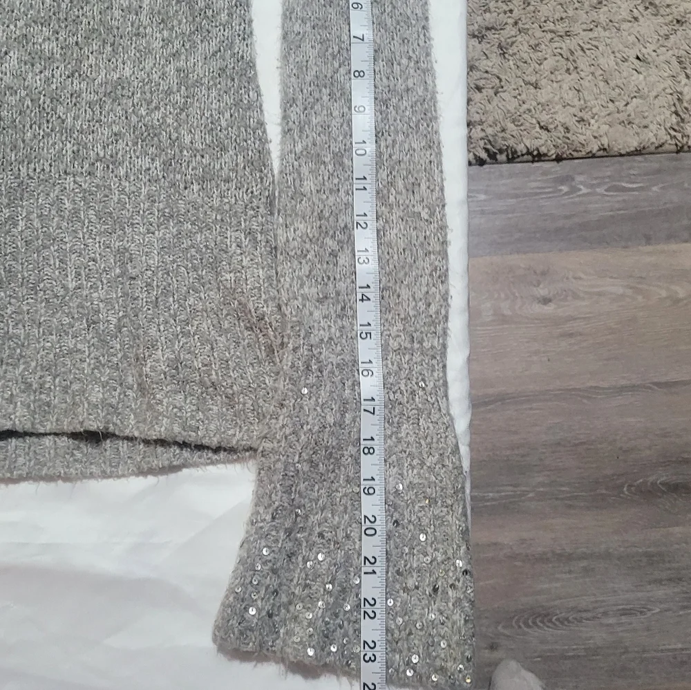 White House Black Market Off The Shoulder Knit Sweater In Light Gray Size Small - Picture 9 of 9